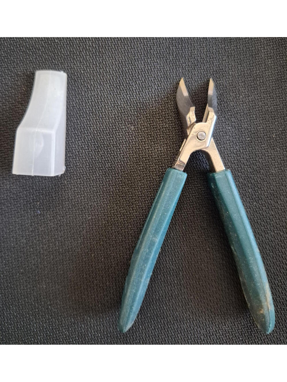 Bent-Nose Angled Tip Pliers Cushion Grip Steel/Plastic Green/Silver 1pc
